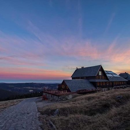 Schronisko Pttk Hala Szrenicka Hostel ชกลาร์สกา ปอเรมบา ภายนอก รูปภาพ