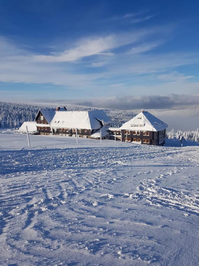 Schronisko Pttk Hala Szrenicka Hostel ชกลาร์สกา ปอเรมบา ภายนอก รูปภาพ