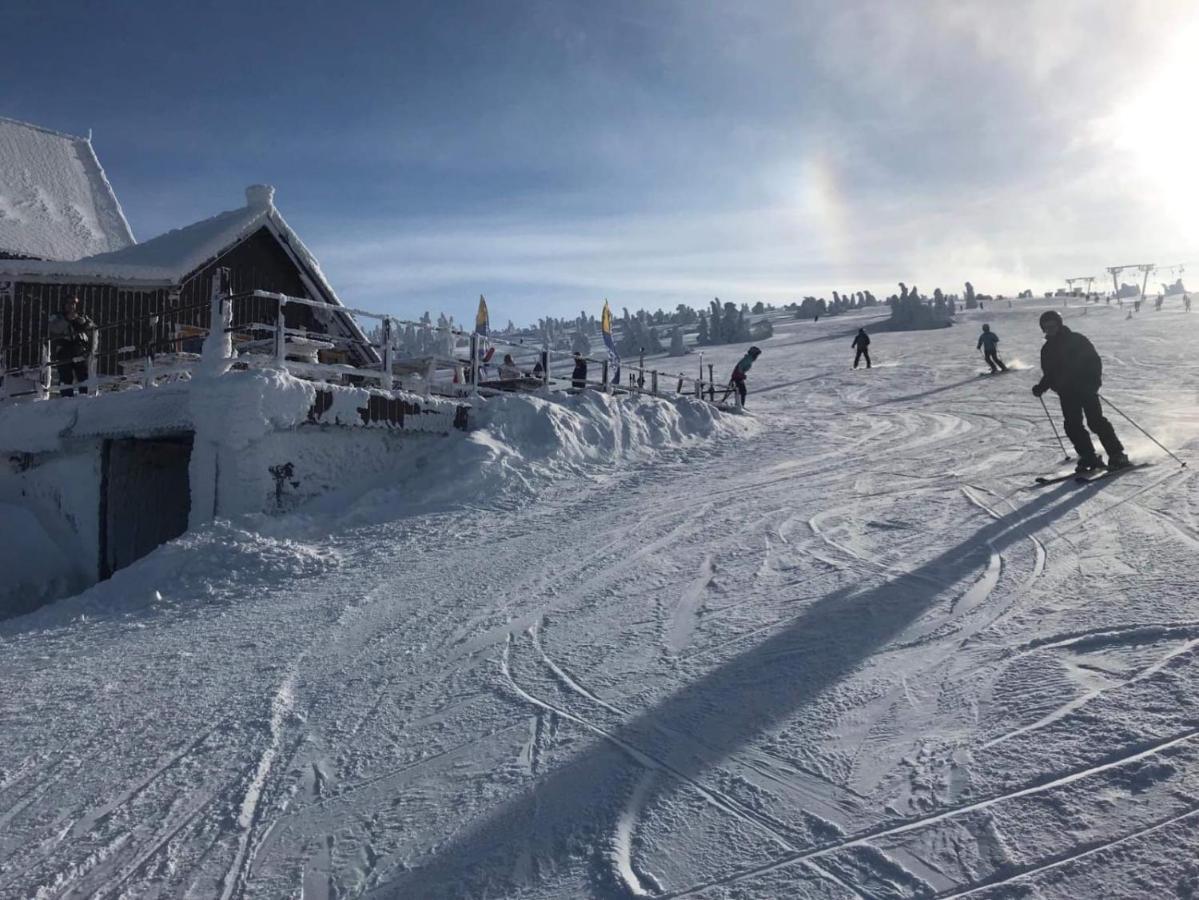 Schronisko Pttk Hala Szrenicka Hostel ชกลาร์สกา ปอเรมบา ภายนอก รูปภาพ