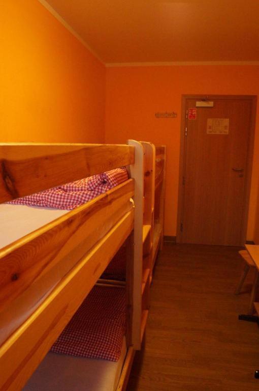 Schronisko Pttk Hala Szrenicka Hostel ชกลาร์สกา ปอเรมบา ภายนอก รูปภาพ